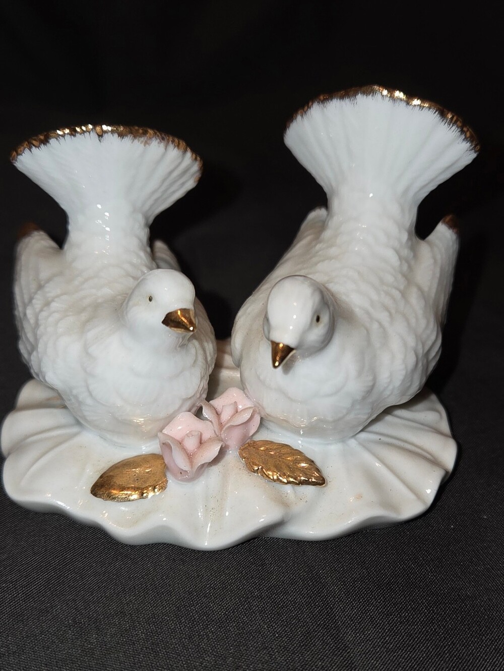 Lefton Fine China 1987 Hand-painted Turtle Dove Figurine Featuring Gold Tips